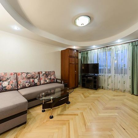 Apartment On Lesi Ukrainky Blvd Kijów Zewnętrze zdjęcie