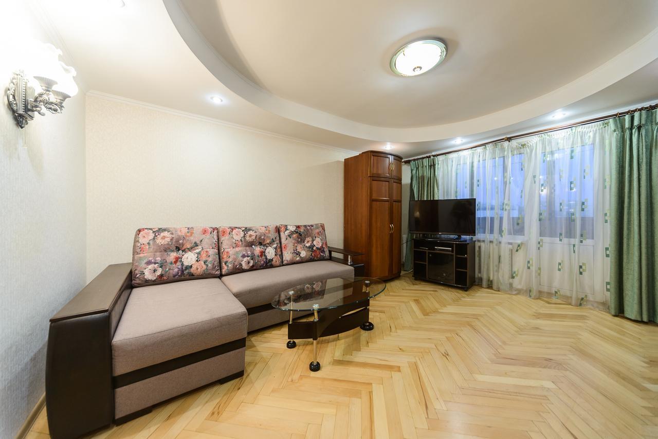 Apartment On Lesi Ukrainky Blvd Kijów Zewnętrze zdjęcie