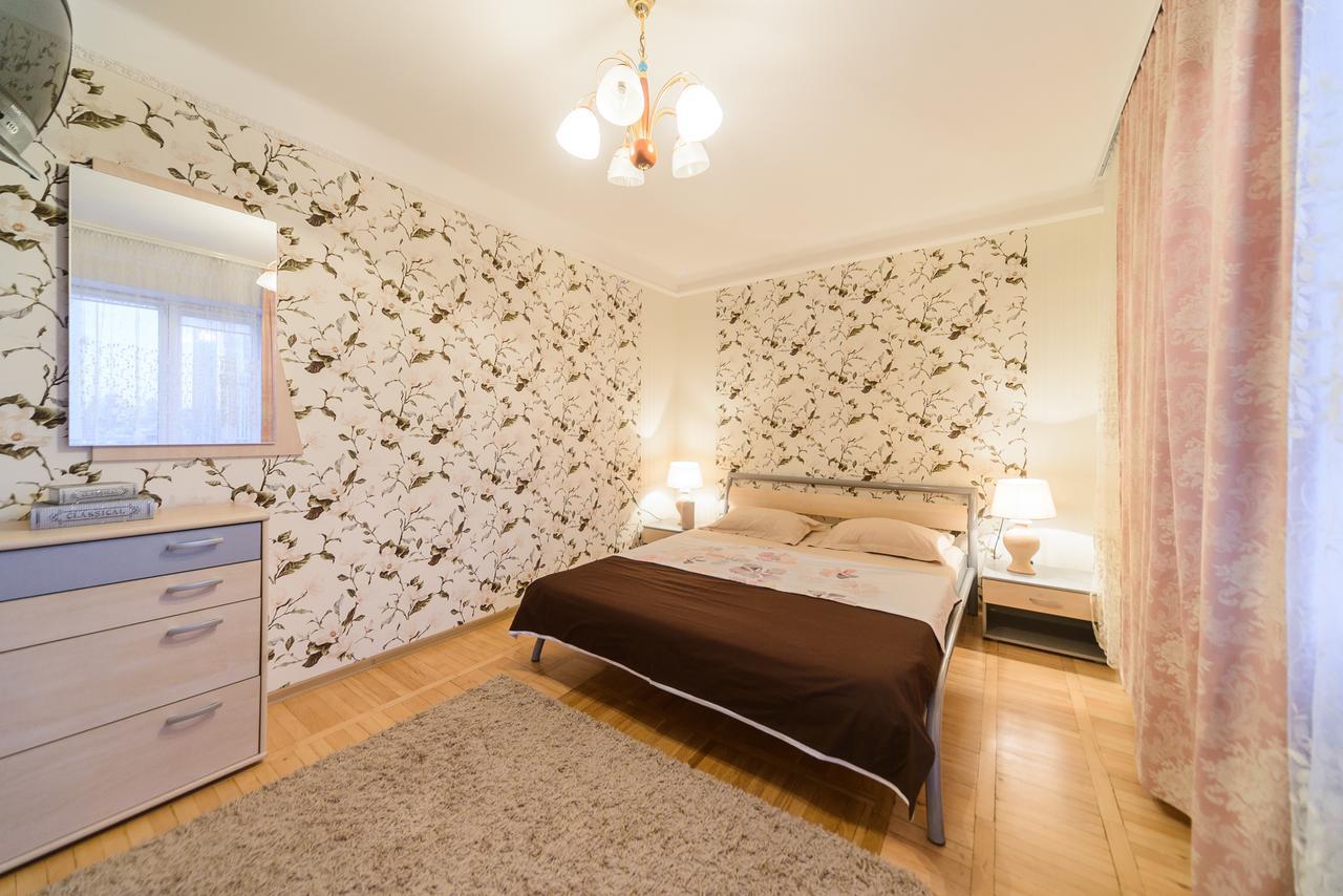 Apartment On Lesi Ukrainky Blvd Kijów Zewnętrze zdjęcie